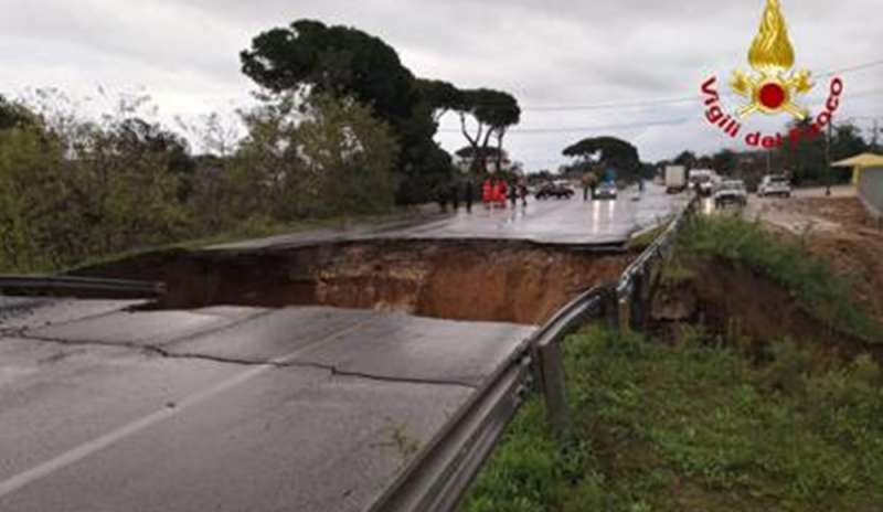 Voragine sulla Pontina Ancora alla ricerca del disperso